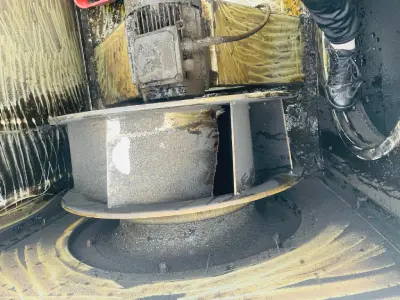 Dirty extractor fan